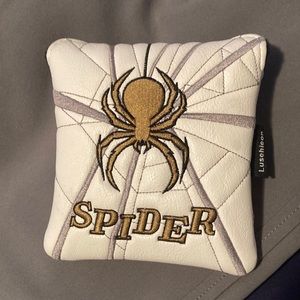 Large mallet putter cover. Spider embroidery